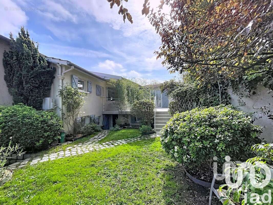 Photo 2 - Maison à MILLERY