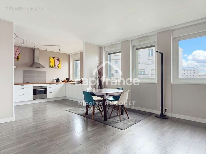 Appartement à COURBEVOIE
