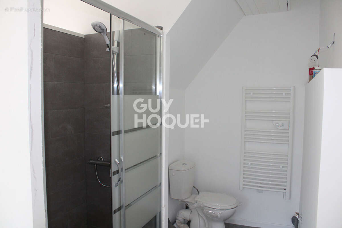 Maison à CELLES-SUR-DUROLLE