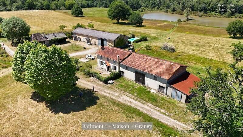 Domaine de 28 hectares avec étang privé, maison, 2 gîtes et plus de 400 m² de dépendances - photo 3