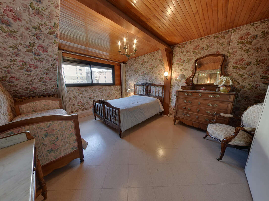 Maison à ECHIROLLES