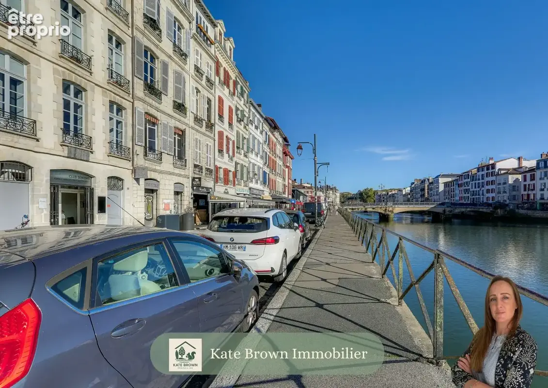 Superbe Appartement T3 avec Vue Imprenable sur la Nive au Cœur Historique de Bayonne - photo 14