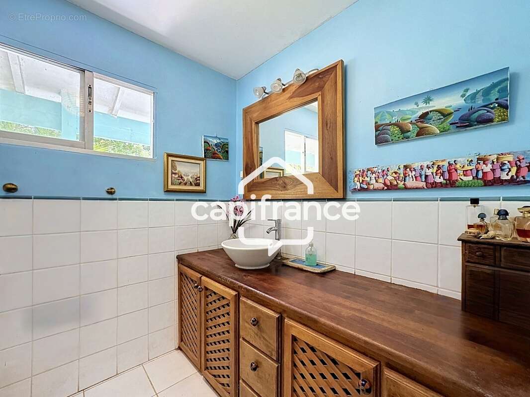 Magnifique villa à vendre 6 pièces, avec piscine dans un secteur très recherché à LE GOSIER (971) - photo 8