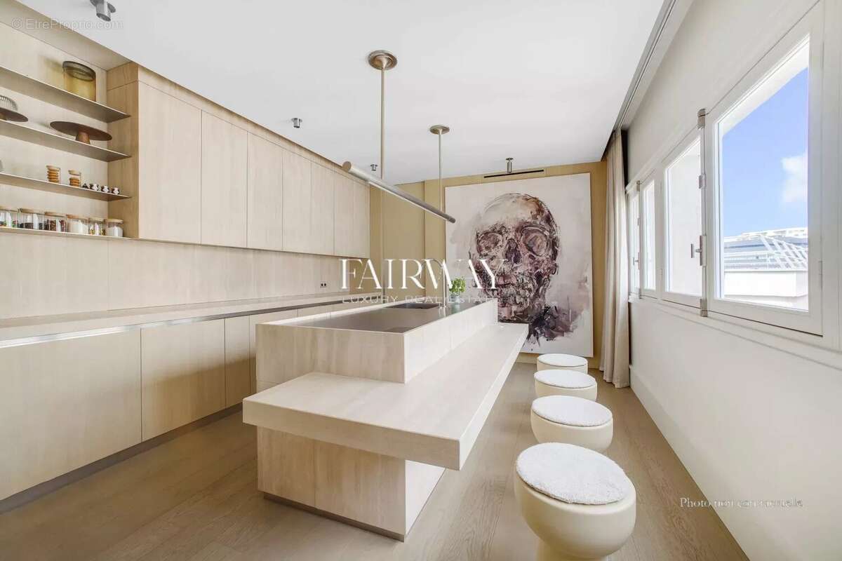 Appartement à PARIS-8E