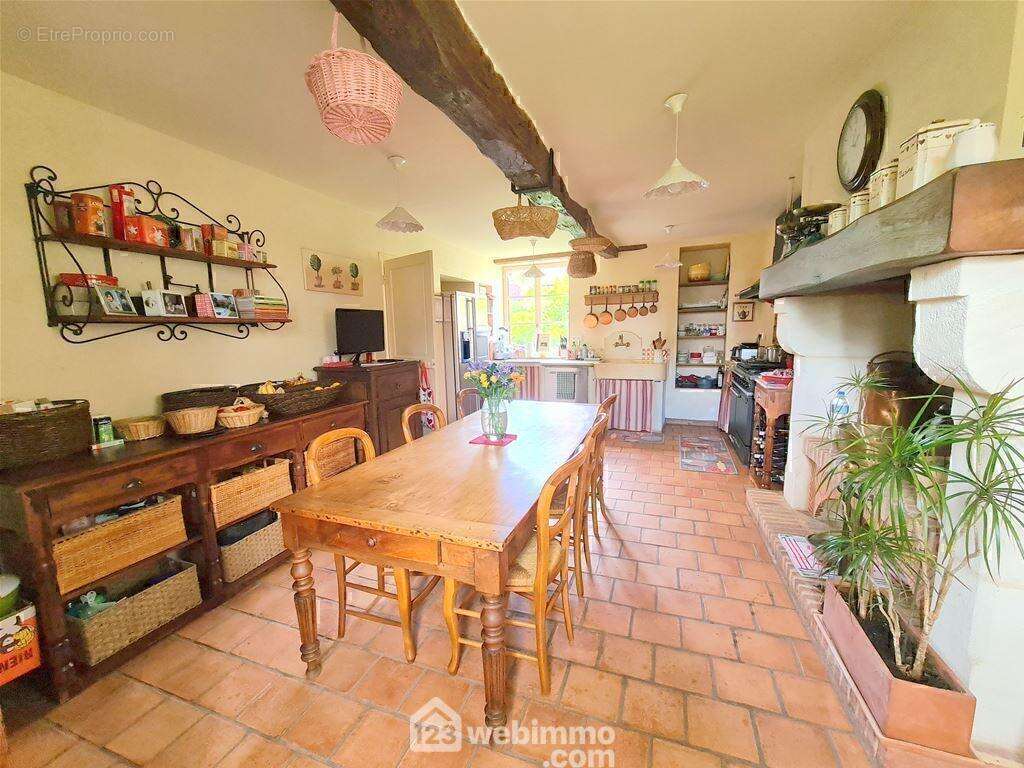 Une autre vue de la cuisine.