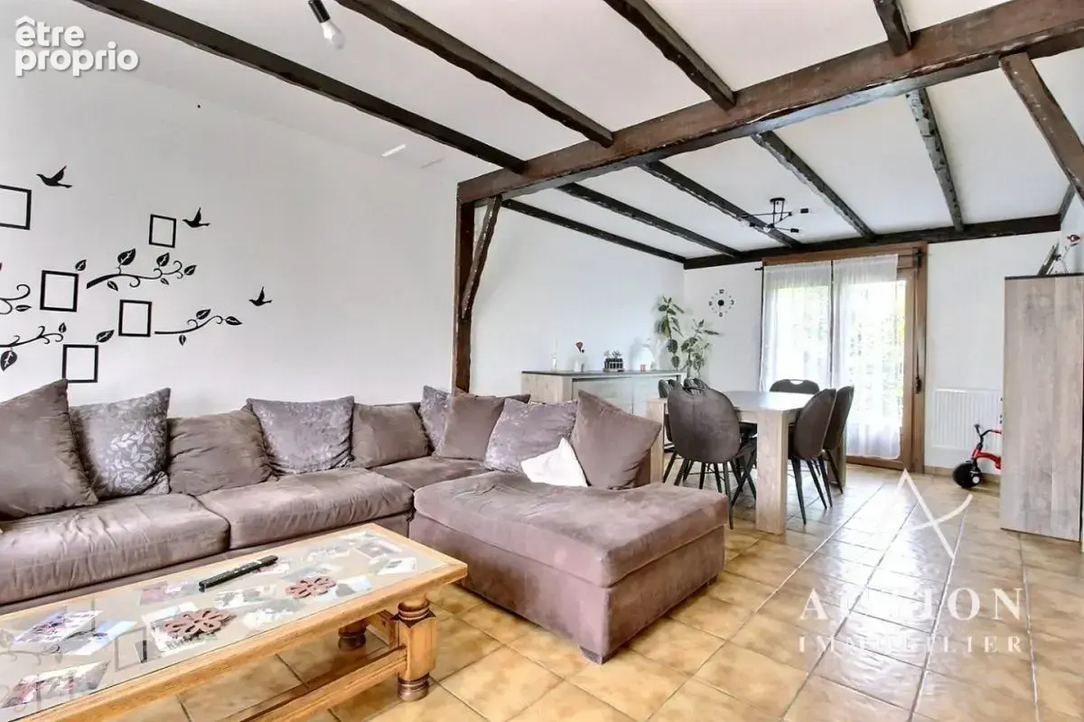 Maison semi individuelle en lotissement - 3 chambres - Garage et parking - Jardin - photo 9