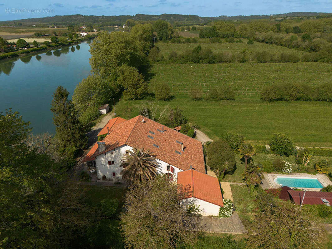 Sur les rives du Gave, 550 m² d'histoire réinventée, prêts à porter votre projet. - photo 2