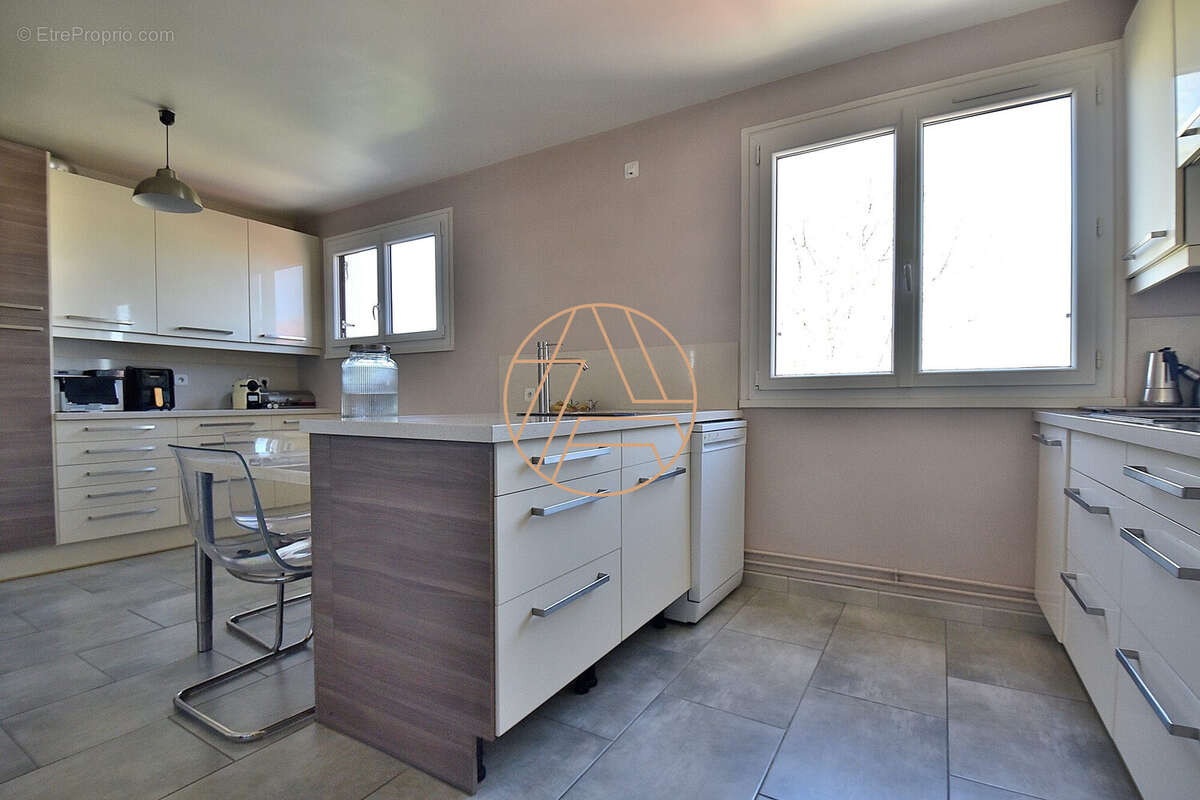 Appartement à SAINT-MAUR-DES-FOSSES