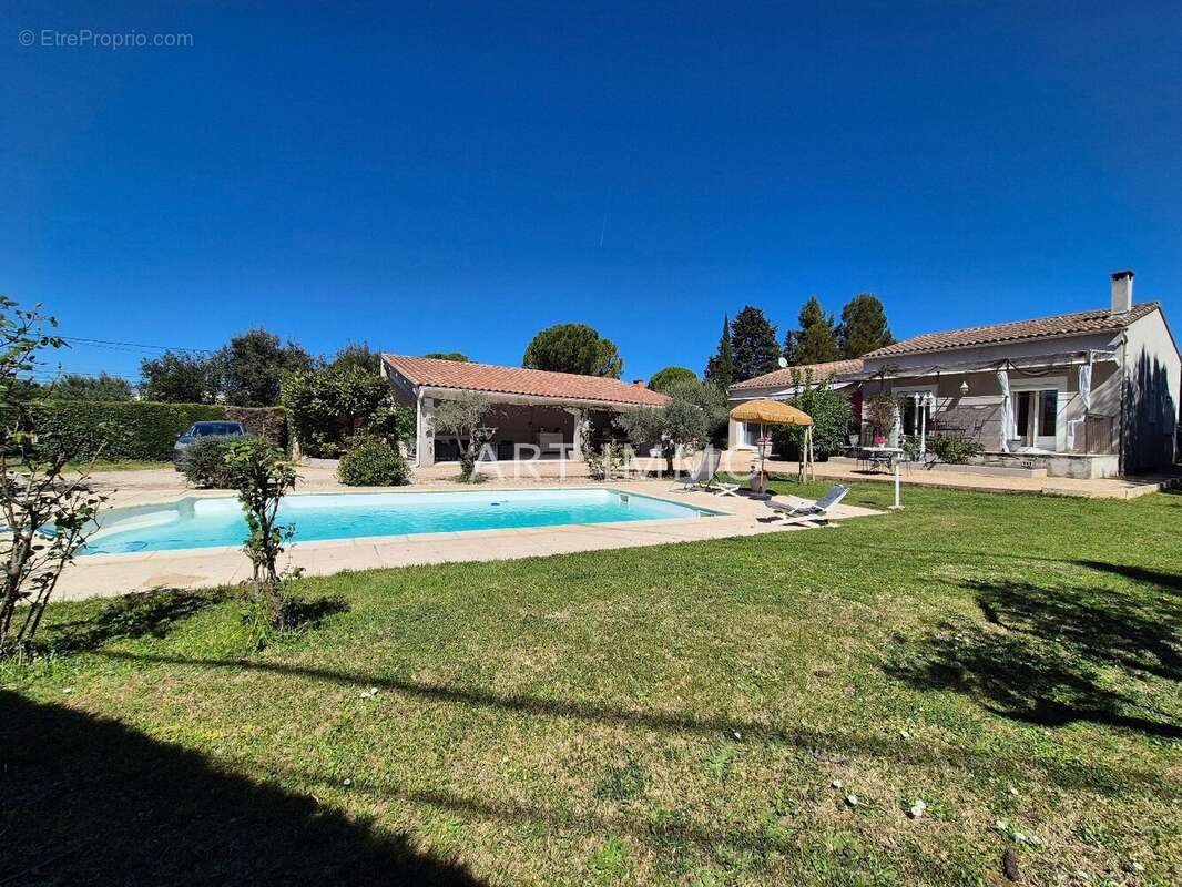 Maison à L'ISLE-SUR-LA-SORGUE