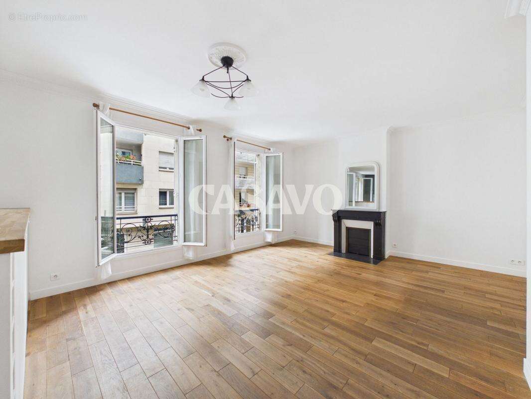 Appartement à PARIS-14E