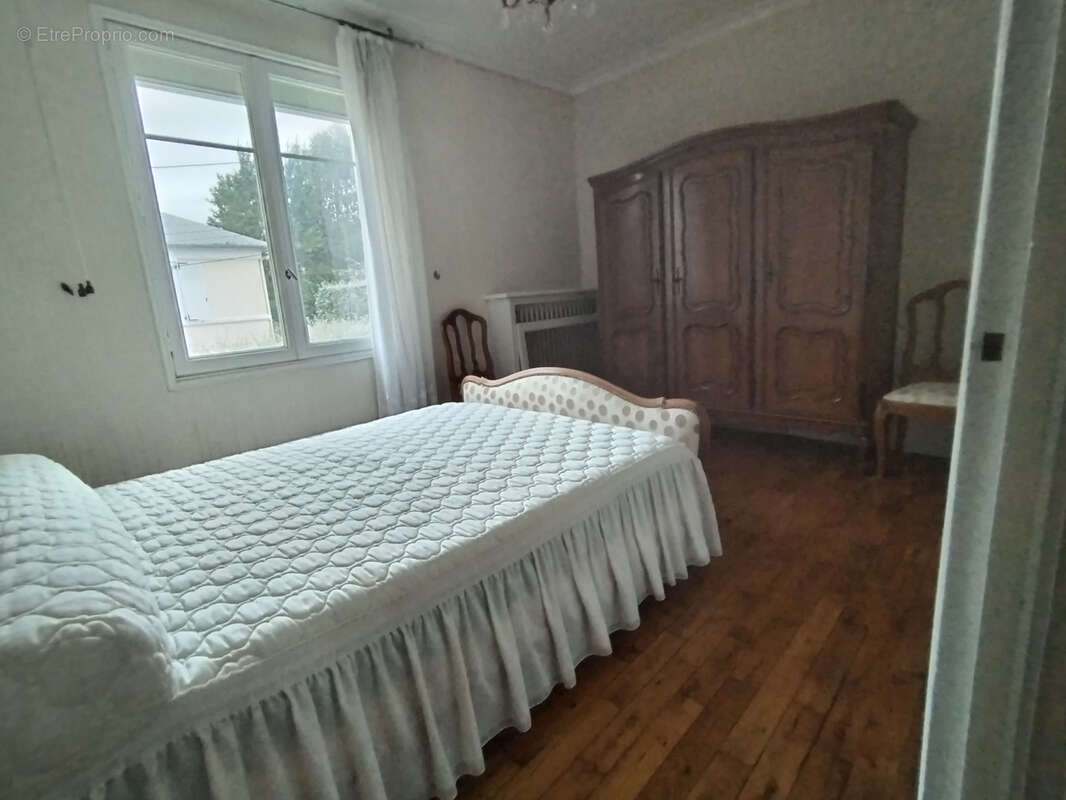 Maison à DONVILLE-LES-BAINS