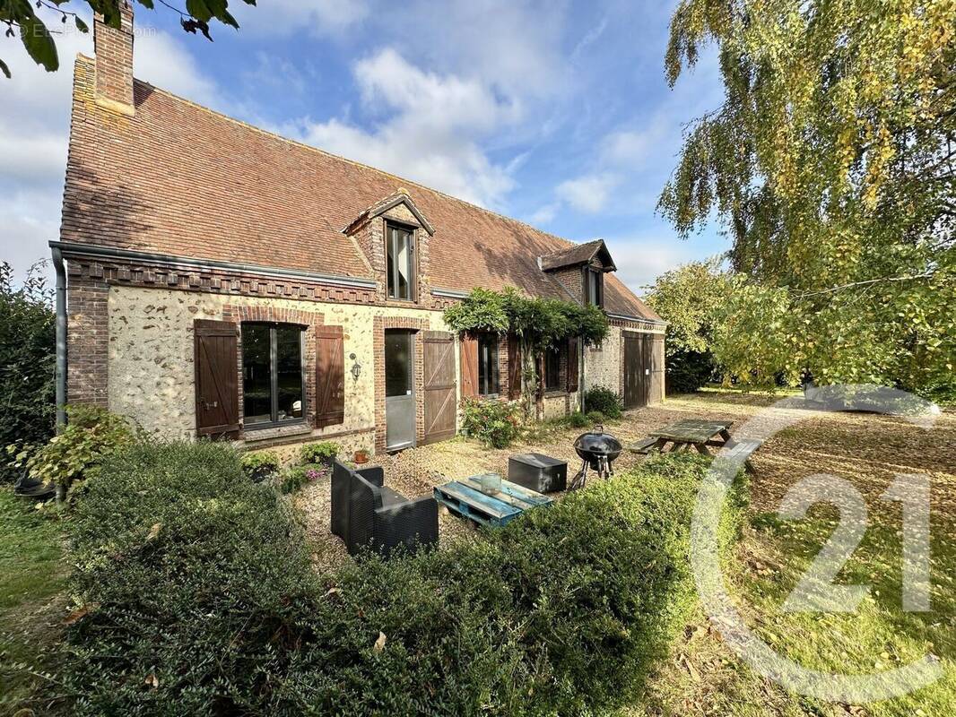 Maison à LA CROIX-DU-PERCHE