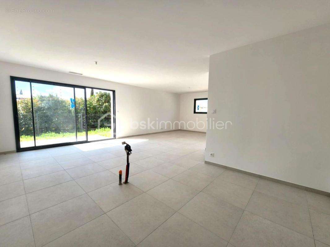 Maison à LIGNAN-SUR-ORB