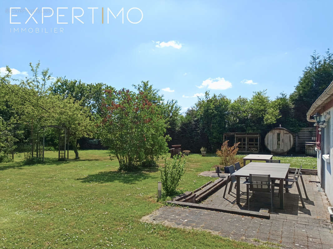 Maison à REGNIERE-ECLUSE