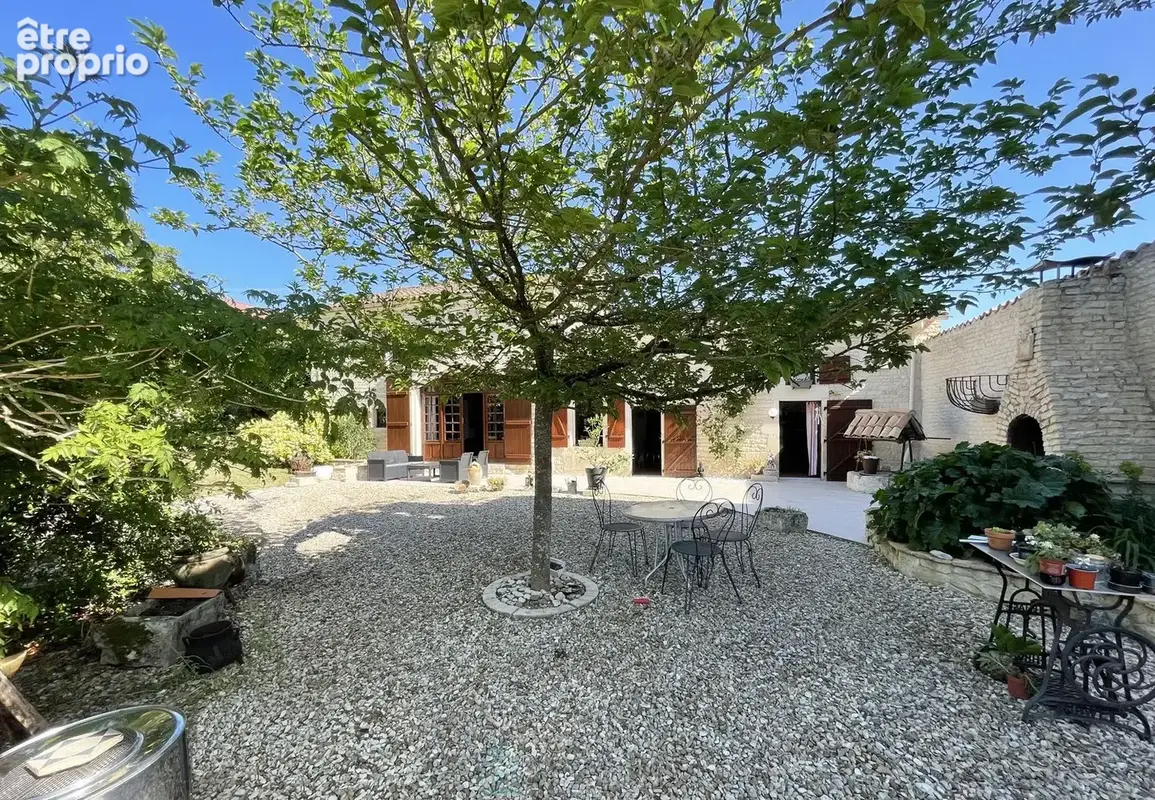 Jolie maison de village avec un jardin de 810 m² + 1 390 m² de bois - photo 2