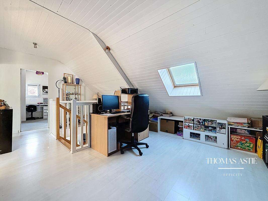 Maison à COURCHAMPS