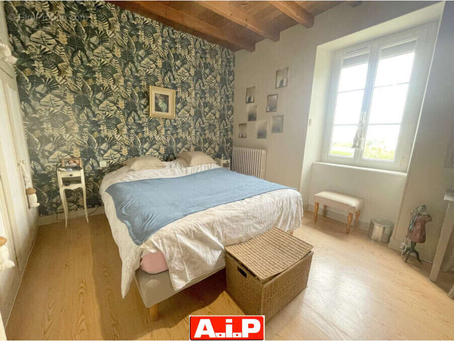 Maison à LOGE-FOUGEREUSE