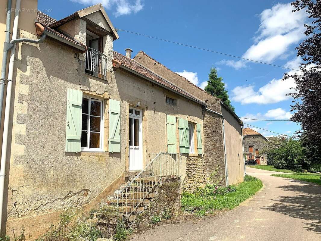 Maison de village en pierres avec grange - photo 13