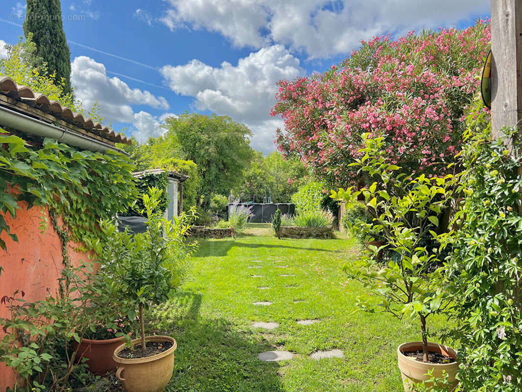 Maison à VAYRES