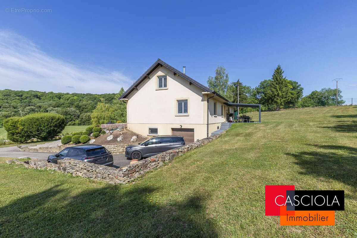 Maison à COURCELLES-CHAUSSY