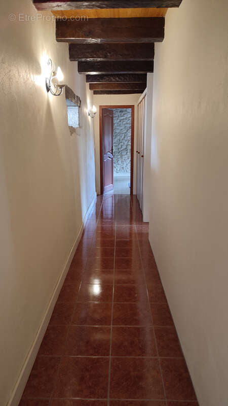 Maison à MONTAIGU-DE-QUERCY