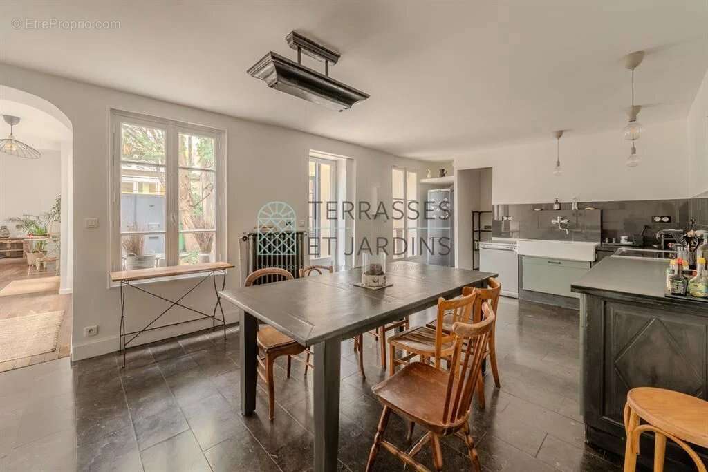 Maison à PARIS-13E