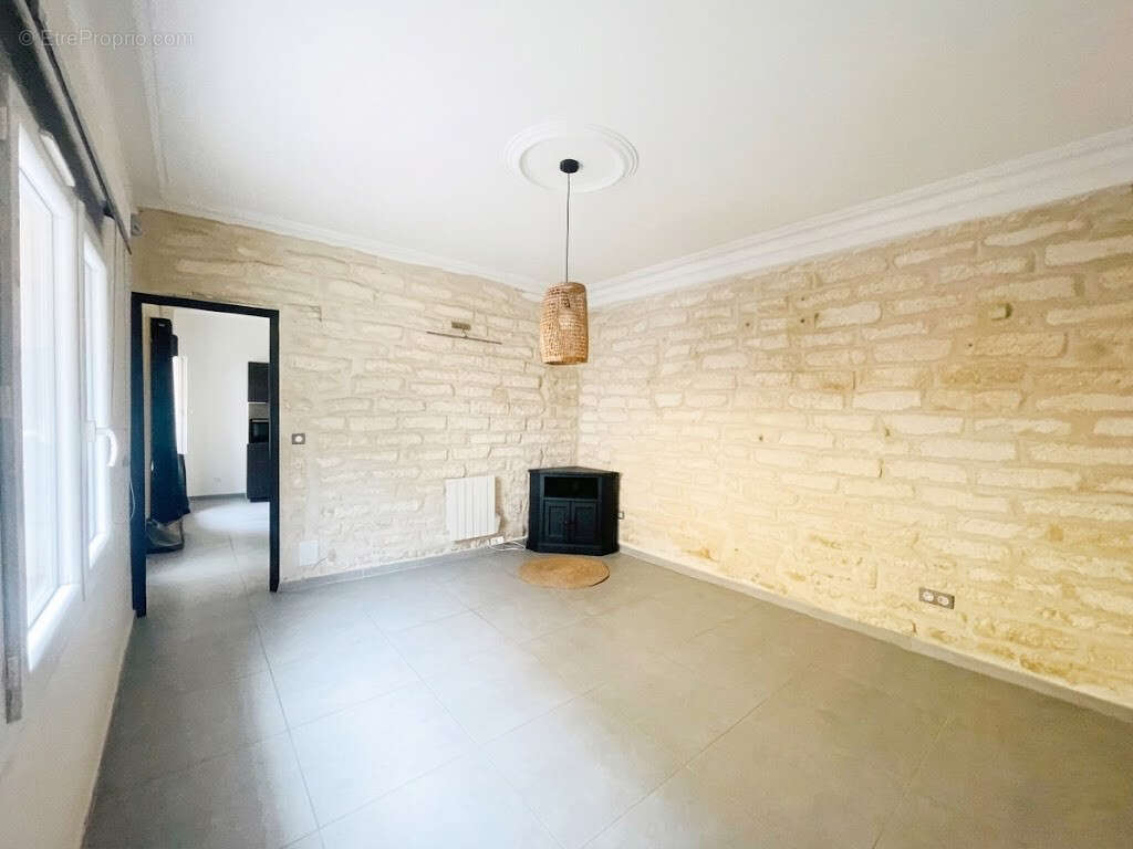 Maison à MAUGUIO