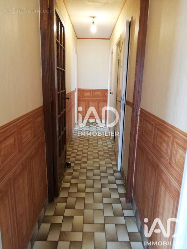 Maison 82 m² à Sainte-Suzanne  - photo 6
