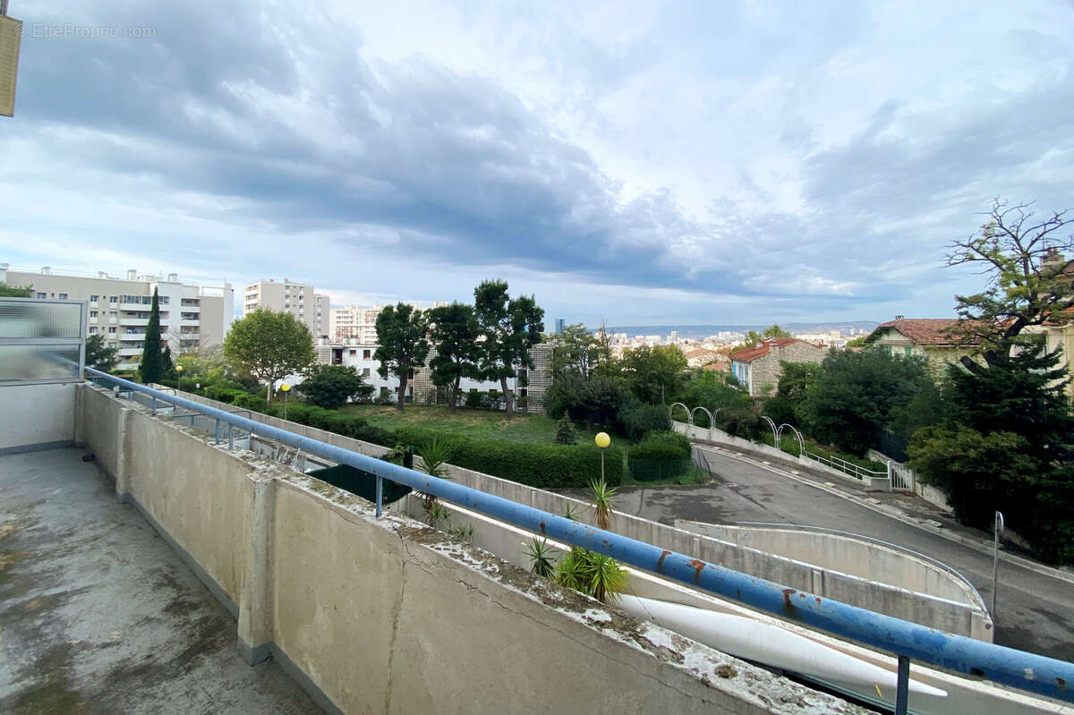 Appartement à MARSEILLE-4E