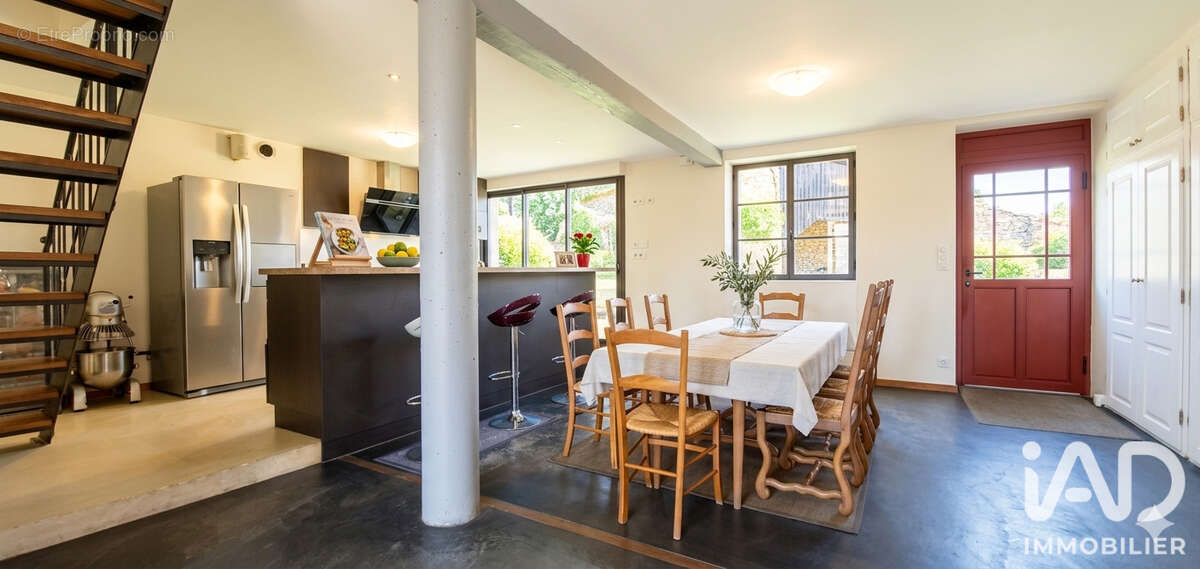 Maison 332 m² à Proissans  - photo 4
