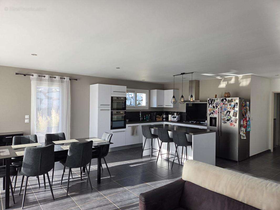 Maison à SAINT-GERVAIS-SUR-ROUBION