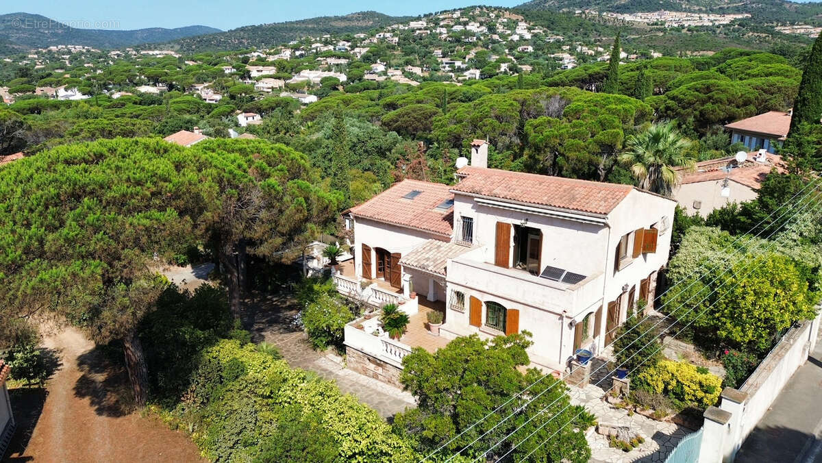 Maison à LES ISSAMBRES