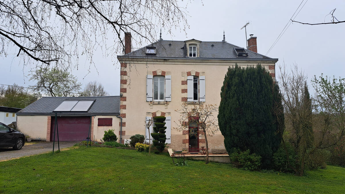 Maison à PARTHENAY