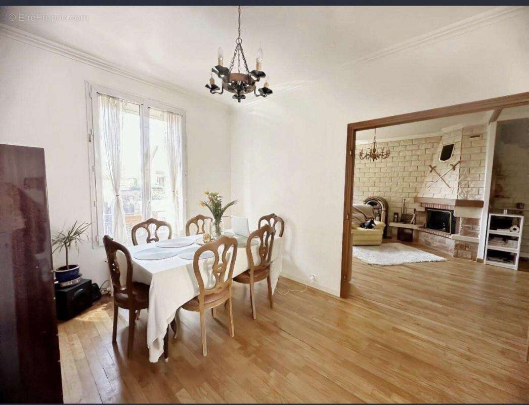 Maison à VILLETANEUSE