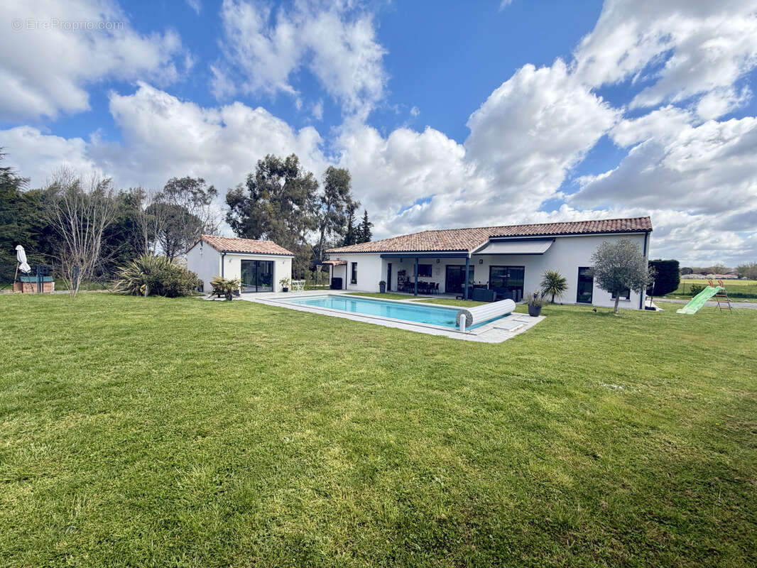 Maison à SAINT-SULPICE