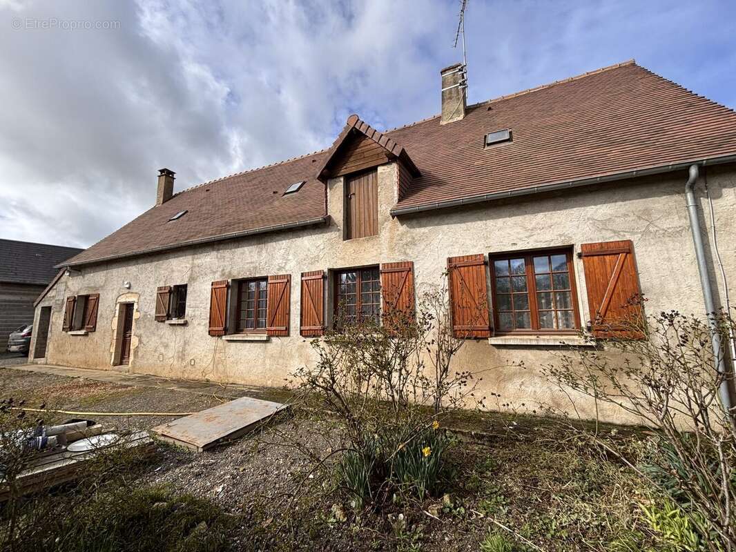 Maison à CONLIE