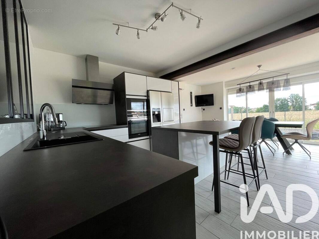 Photo 1 - Maison à FONBEAUZARD