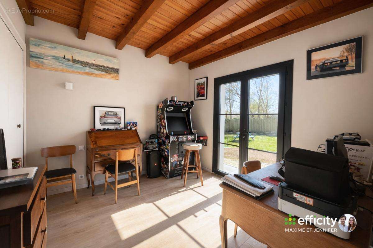 Maison 190 m² à Azur  - photo 5