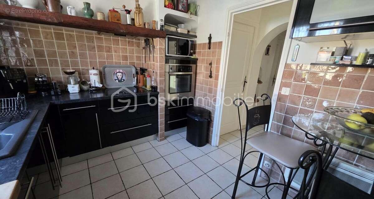 A cogolin (Var) - maison Traditionnelle 118 m² avec garage et piscine - photo 8