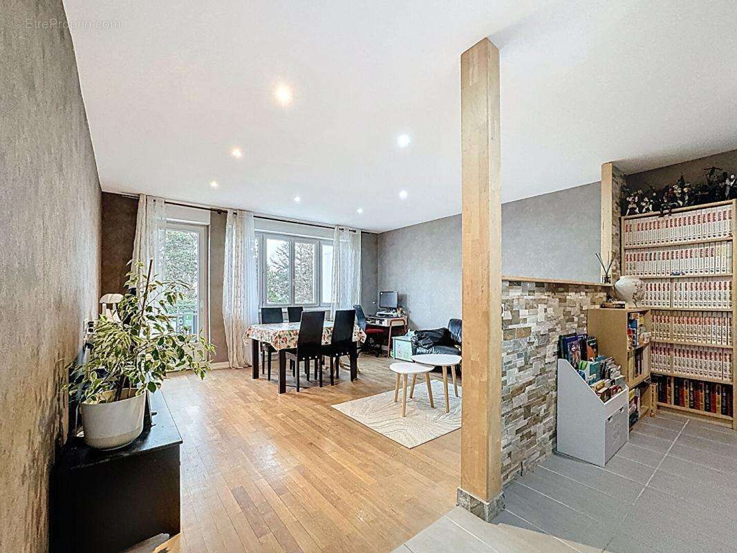 Appartement à TASSIN-LA-DEMI-LUNE