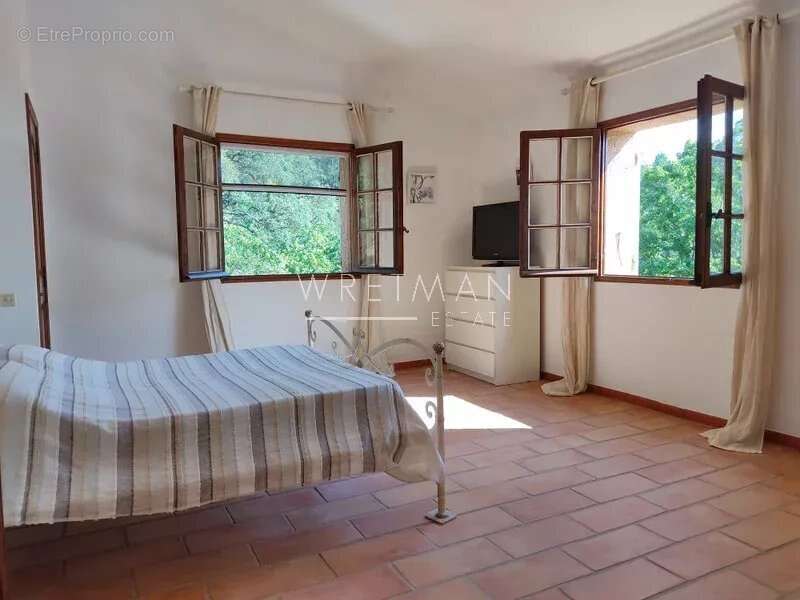 Maison à LA GARDE-FREINET