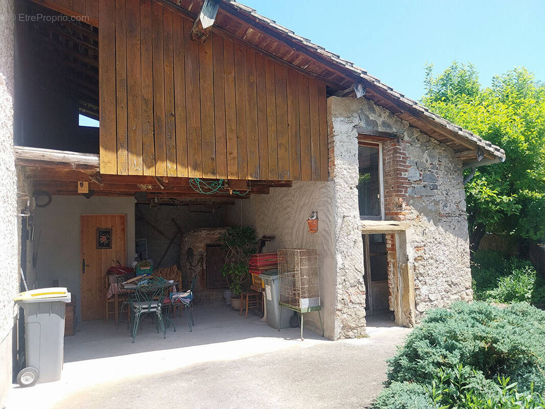 Maison à PONT-EVEQUE