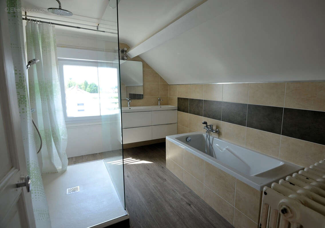 Maison à GUEUGNON