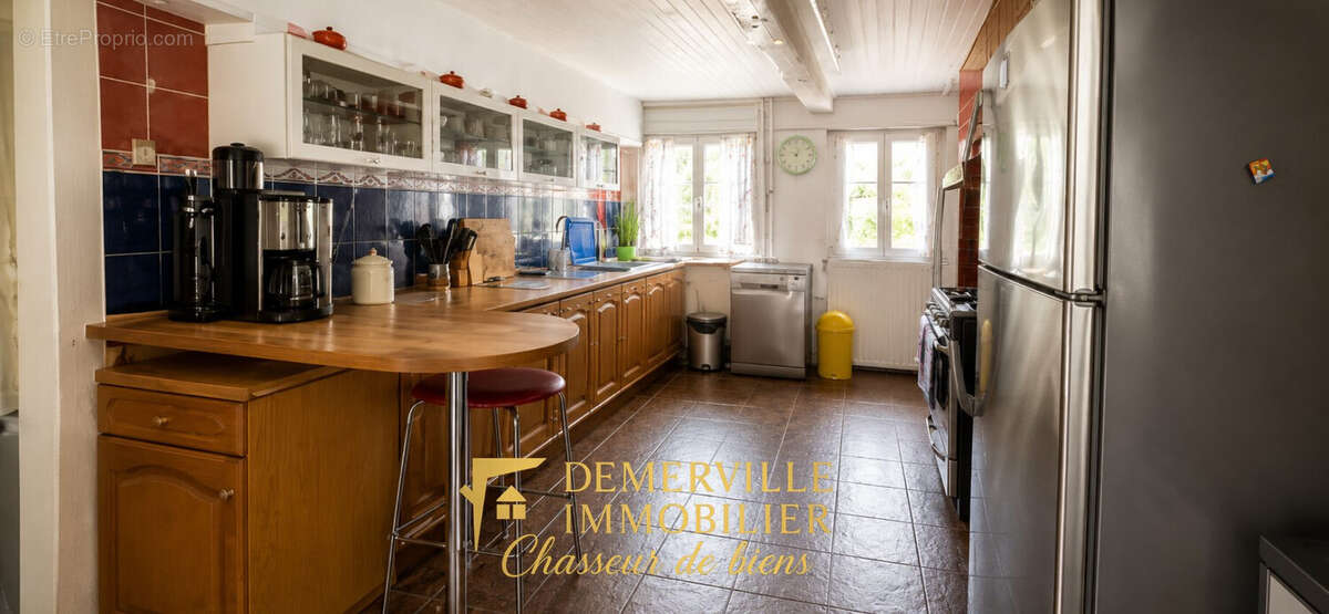 Maison 376 m² à Humbert  - photo 8