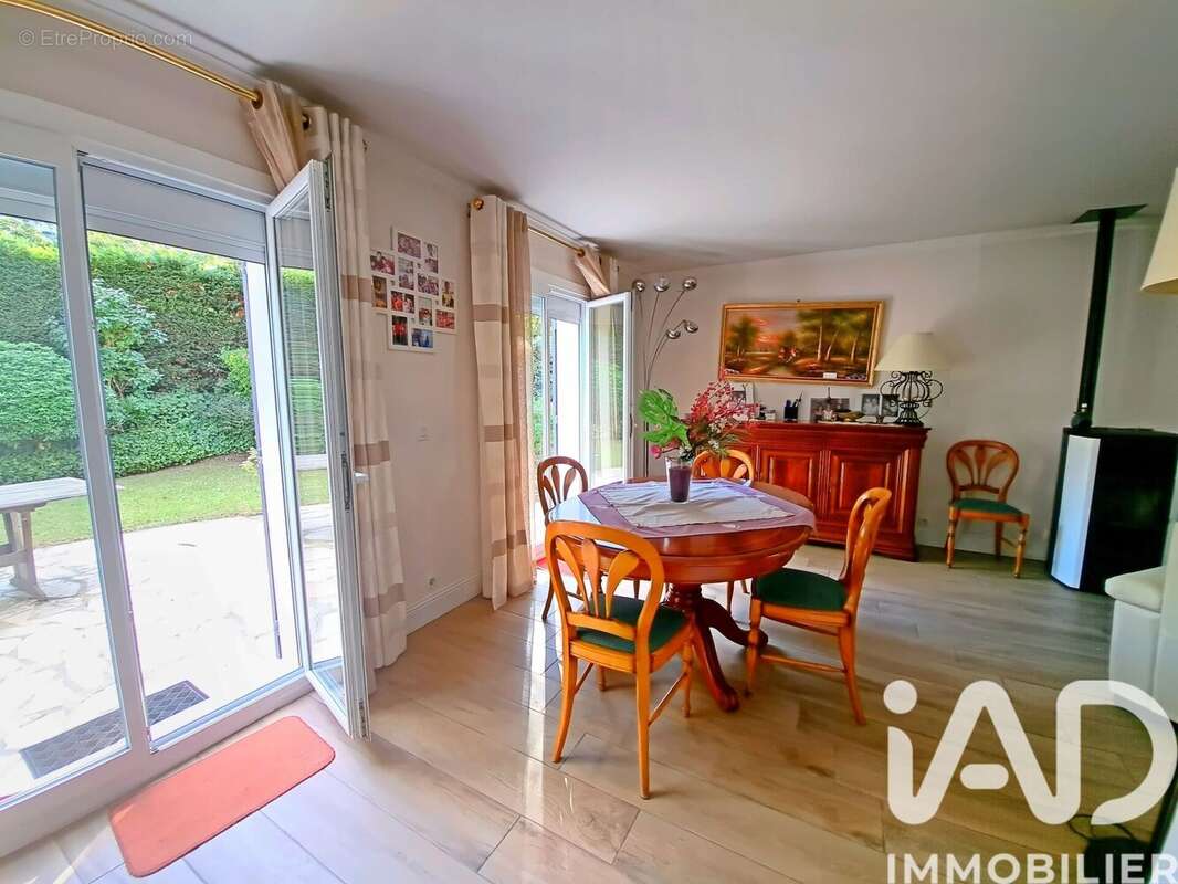 Maison 114 m² à Cormeilles-En-Parisis  - photo 2