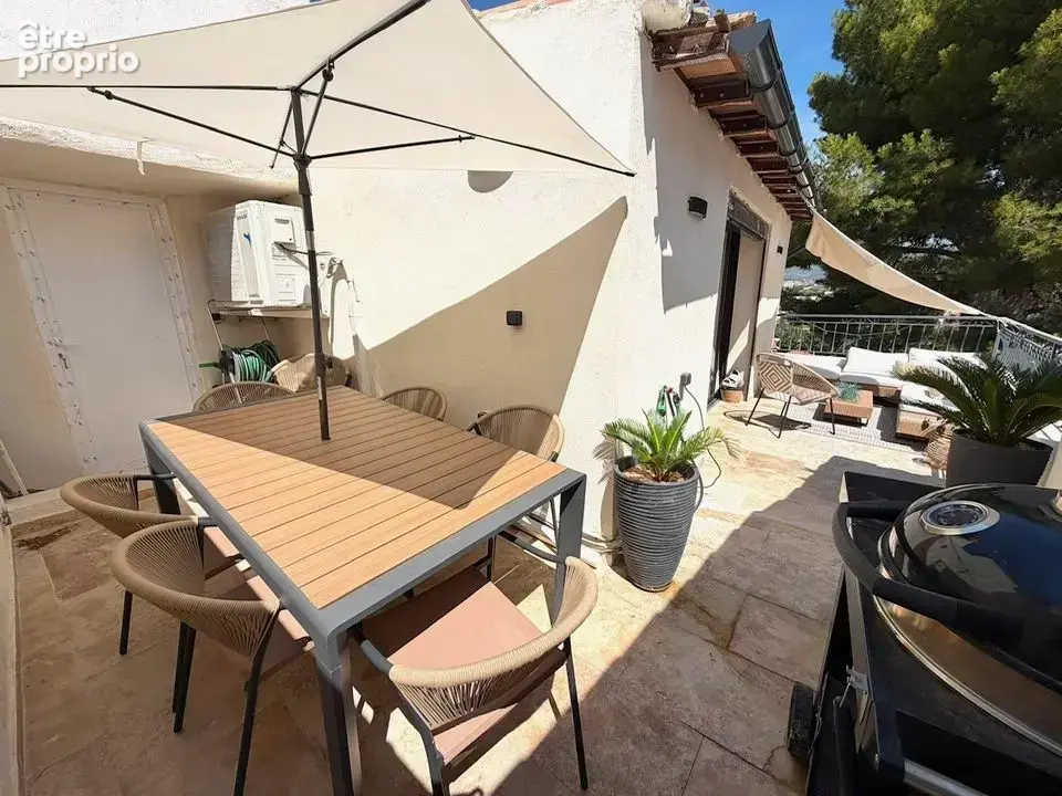 T4 de 110m2+ TERRASSE 20m2 / LES OLIVES 13013