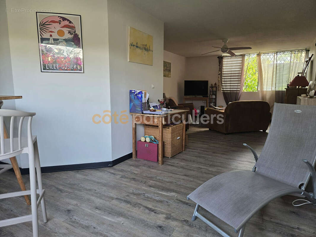 À VENDRE -T2 en rez-de-jardin  résidence avec piscine LE GOSIER - photo 7