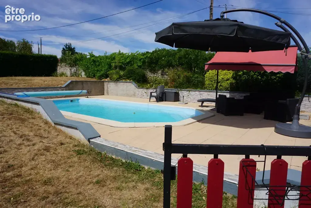 Photo Maison à Saint-Christophe-En-Brionnais au prix de 325 600€
