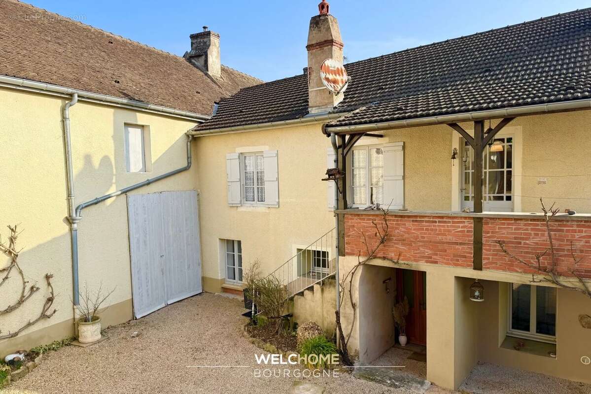 Maison à MERCUREY