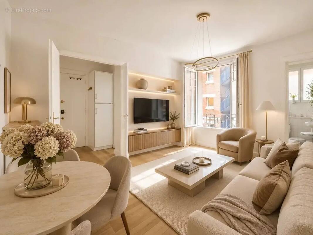 Appartement à PARIS-17E